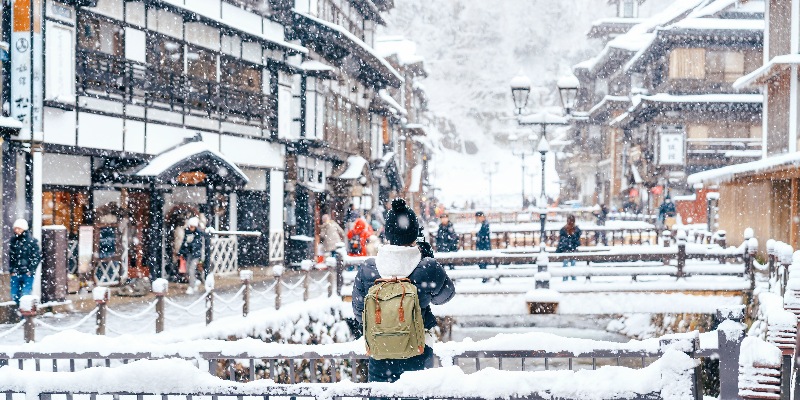 Woman-tourist-Visiting-Ginzan-Onsen