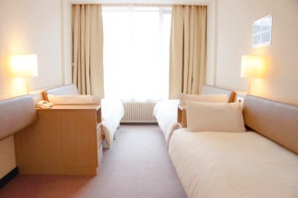 Three-Bedroom - Non-Smoking (West Building)