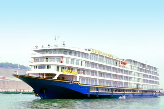 VICTORIA-ANNA-OUTSIDE