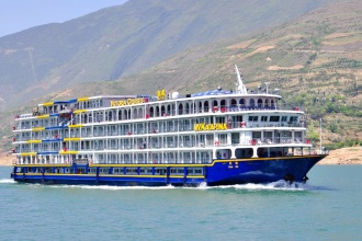 VICTORIA-KATARINA-OUTSIDE