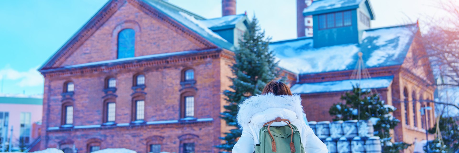 Woman tourist Visiting in Sapporo1