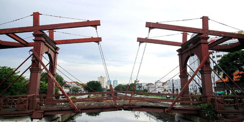 Jembatan Kota Intan