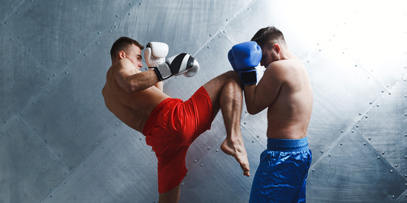Two-Men-Boxers-Fighting-Muay-Thai