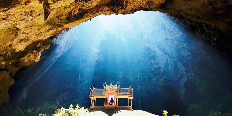 Phra-That-Cave