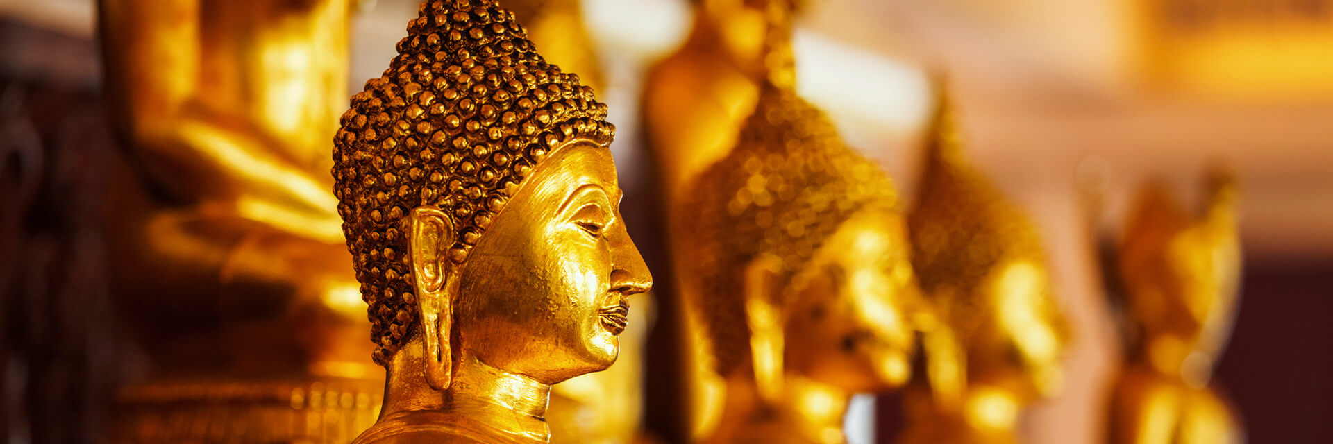 Golden-Buddha-Statues-in-Thailand