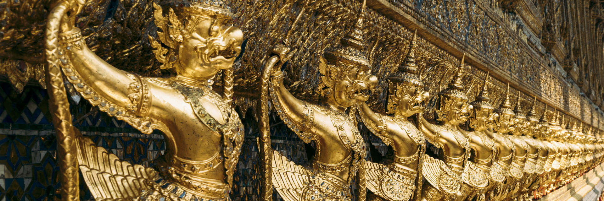 Wat-Phra-Kaew-Statues