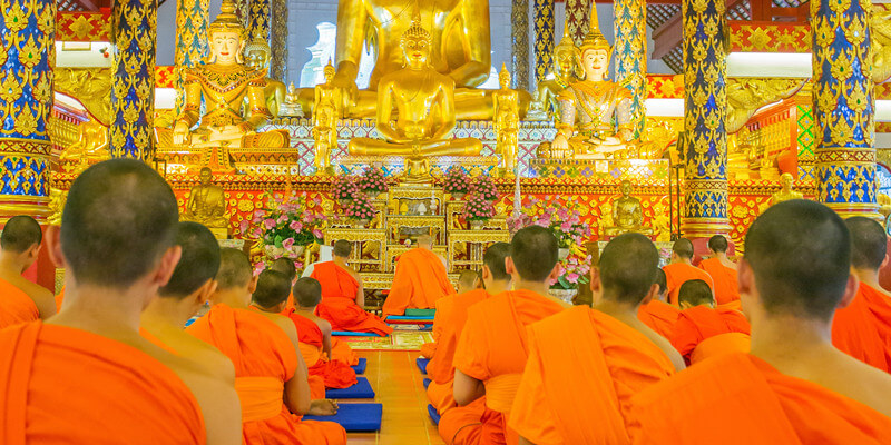 Monks-in-Wat-Suan-Dok