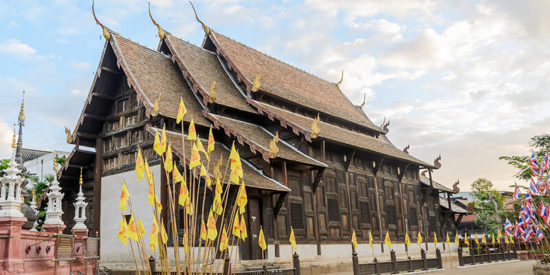 Thai-Lanna-Wooden-Monastery-Wat-Phan-Tao