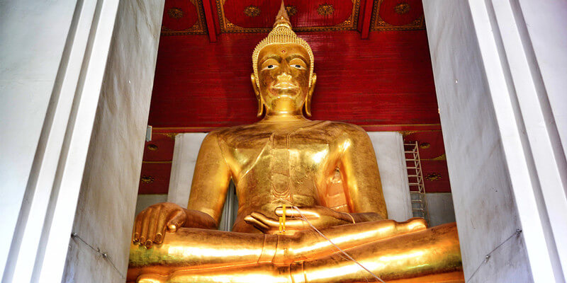 Gilded-Buddha-Statue-in-Wat-Phra-Si-Sanphet