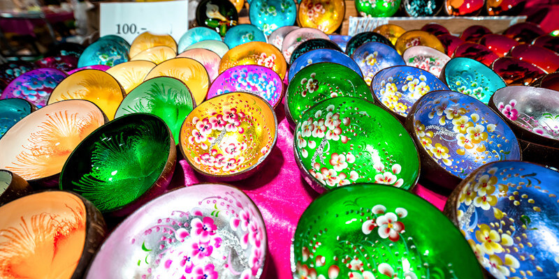 Colorful-Thai-Souvenirs-in-Ao-Nang-Night-Market