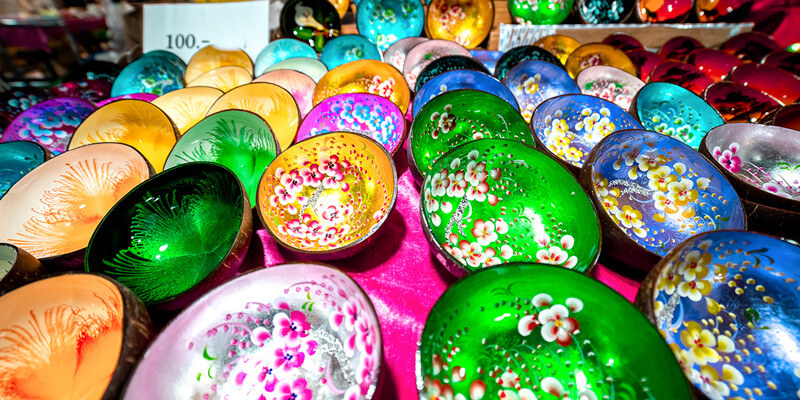 Colorful-Thai-Souvenirs-in-Ao-Nang-Night-Market