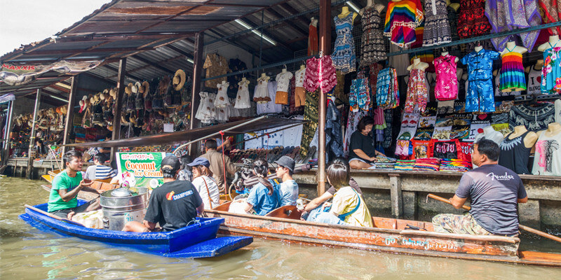 Souvenir-Shops-on-Amphawa-Floating-Market