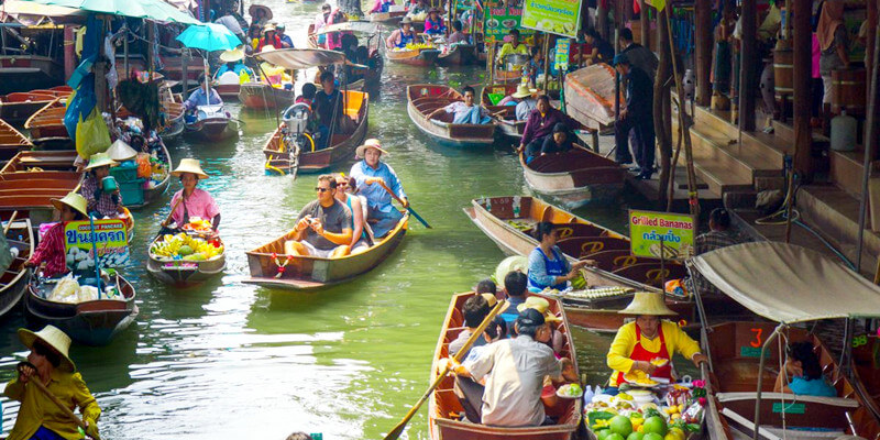 Boat-Ride-Along-the-Floating-Market