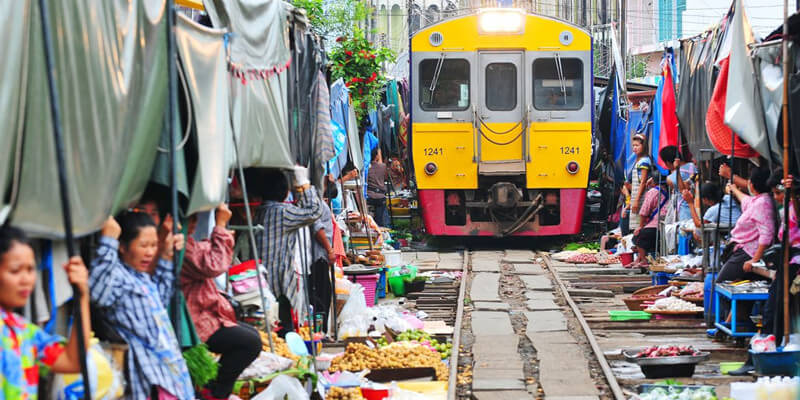 Maeklong-Railway-Market-Bangkok