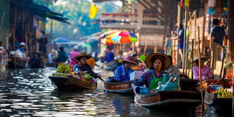 Bang-Khu-Wiang-Floating-Market