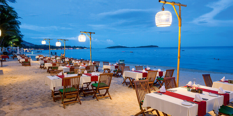Dining-out-on-Chaweng-Beach