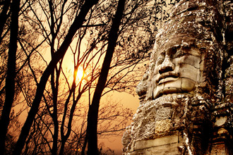 Giant-Stone-Face-in-Angkor-Wat