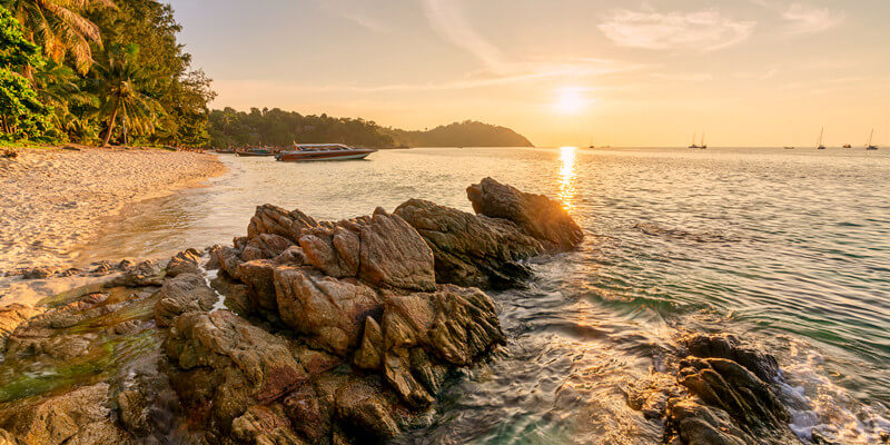 Sunset-Beach-in-Koh-Lipe