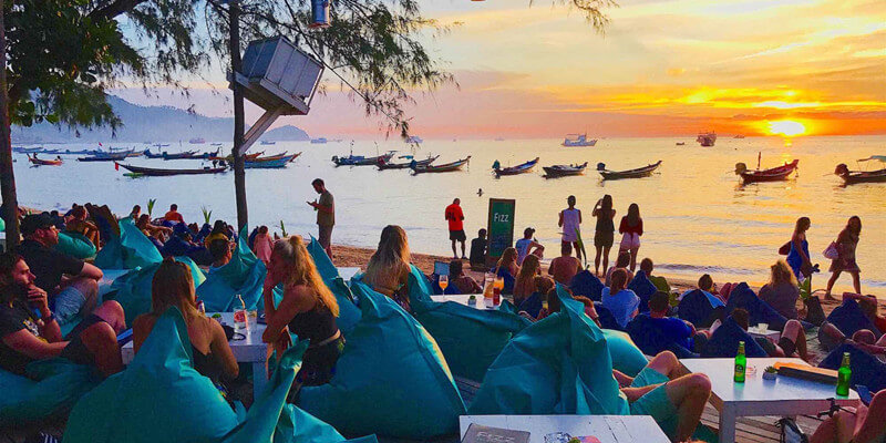 Beach-Lounge-on-Koh-Tao