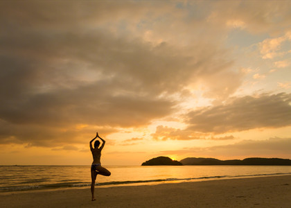 Girl-Practicing-Yoga-at-Langkawi