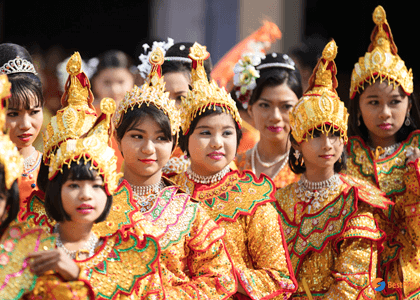 Mahamuni-Pagoda-Festival