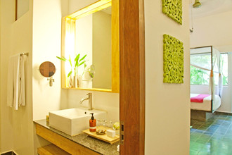 Bathroom-of-The-Plantation-Urban-Resort-and-Spa
