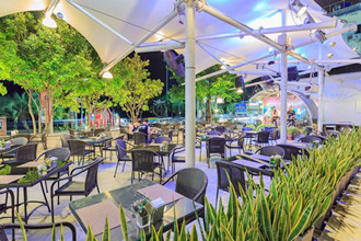 Restaurant-of-Pattaya-Discovery-Beach