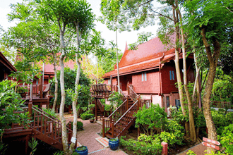 Baan-Amphawa-Resort-&-Spa