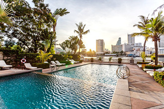 Swimming-Pool-of-The-Peninsula-Bangkok