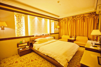 Deluxe-King-Yangshuo-New-Century-Hotel