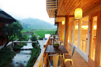 Balcony-Tong-Sang-Art-Hotel