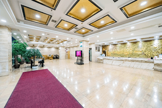 Lobby-Crowne-Plaza-Hotel-Kaili