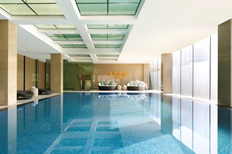 Swimming-Pool-Holiday-Inn-Kunming-City-Centre