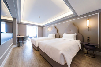 Deluxe-Twin-Mercure-Turpan-Downtown