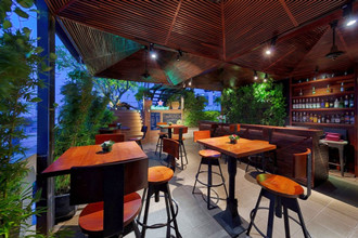 Roof-Bar-Grand-Silverland-Hotel-Ho-Chi-Minh