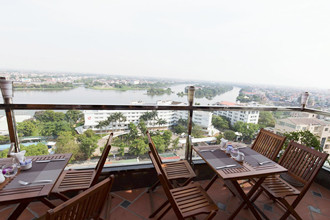 Restaurant-Moonlight-Hotel-Hue