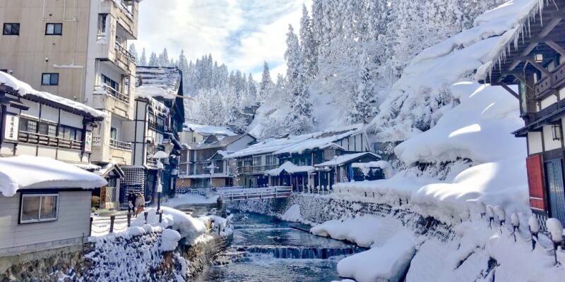 ginzan-onsen-in-winter