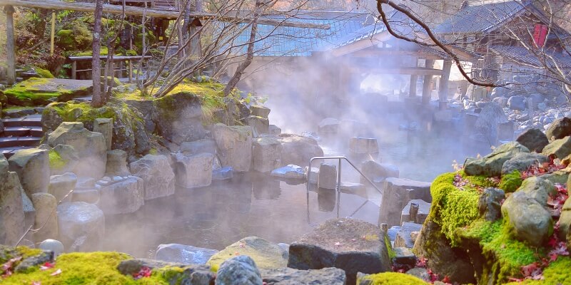 natural-onsen-in-japan