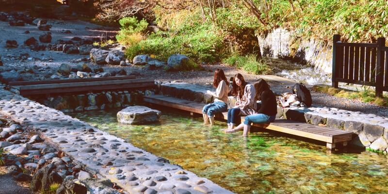 ashiyu-foot-onsen-in-japan