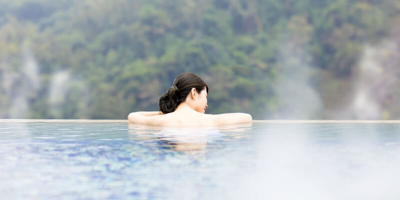 relaxing-in-the-onsen