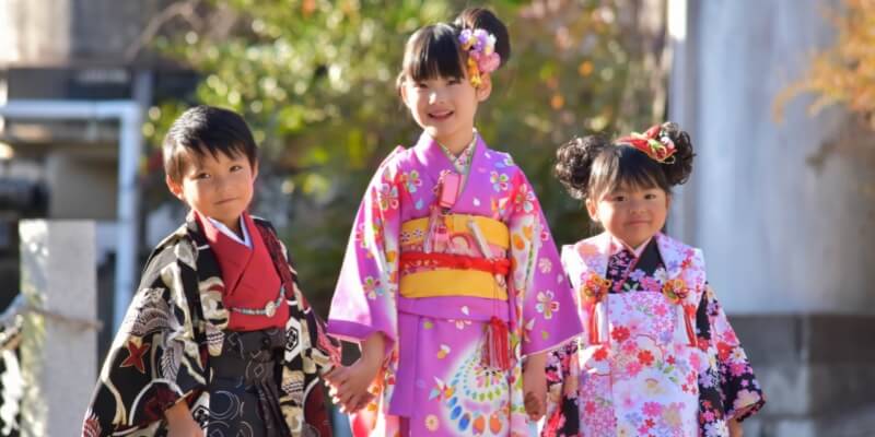 japanese-children-in-yukata