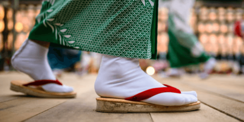 health-benefits-of-wearing-geta-sandals